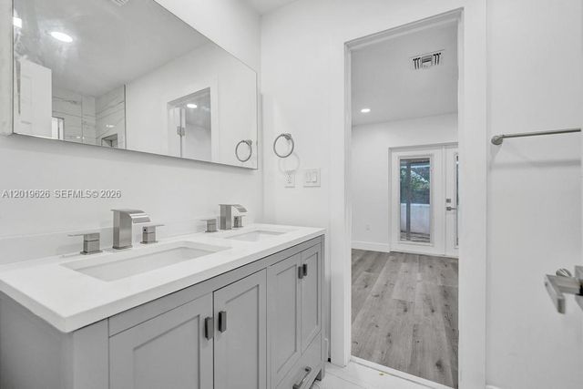 101 SW 53rd Ave, Plantation, FL 33317