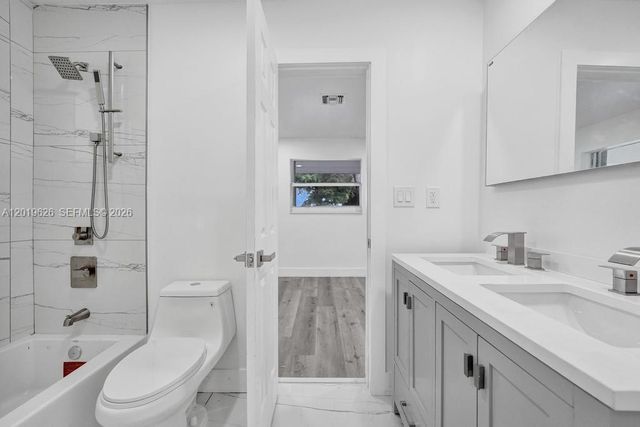 101 SW 53rd Ave, Plantation, FL 33317