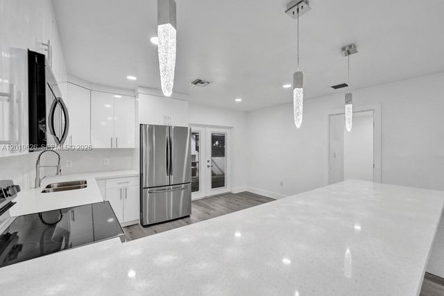 101 SW 53rd Ave, Plantation, FL 33317