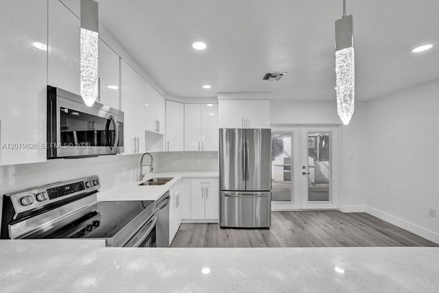 101 SW 53rd Ave, Plantation, FL 33317