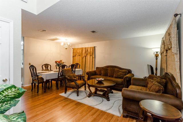 1308 Dundee Drive, Arlington, TX 76002