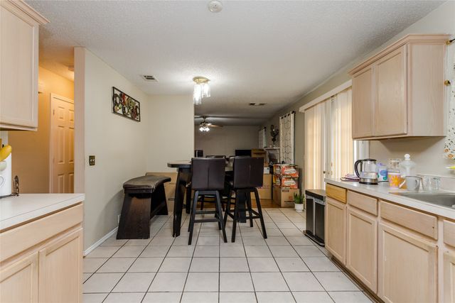 1308 Dundee Drive, Arlington, TX 76002