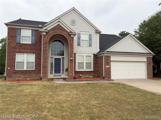 33693 Stonecrest Drive, Sterling Heights, MI 48312