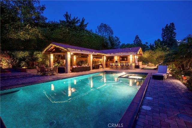 19151 Fowler, Santa Ana, CA 92705