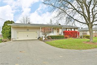 1049 Wilson Sharpsville Road, Cortland, OH 44410