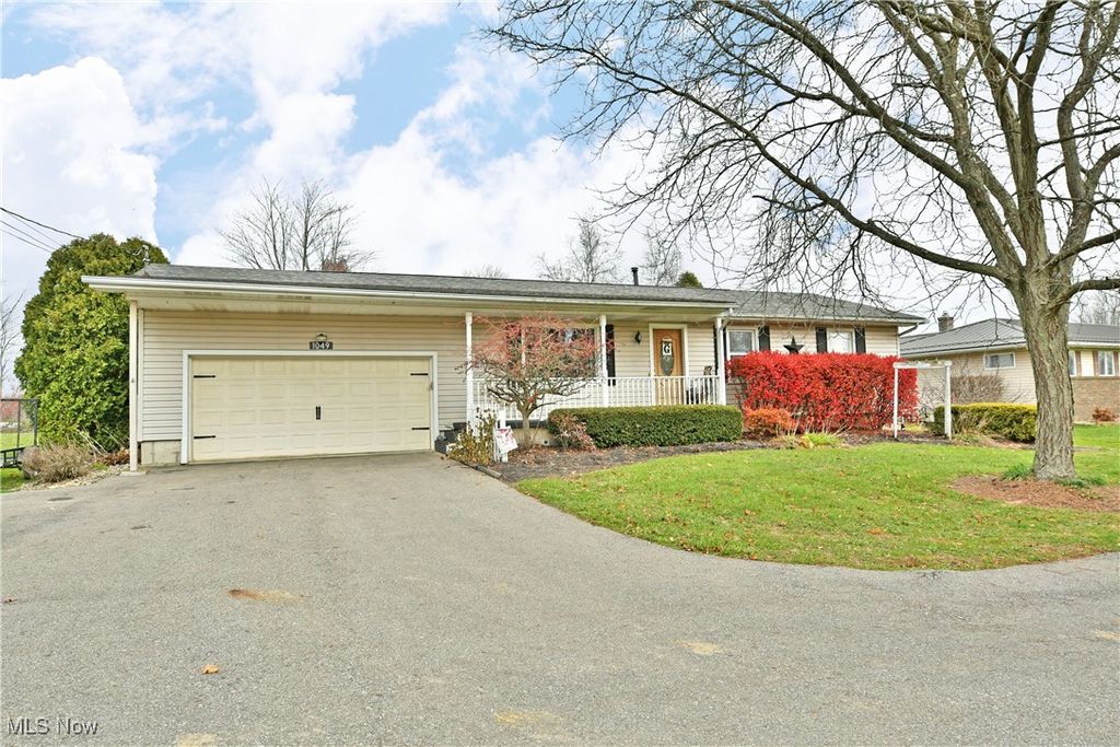 1049 Wilson Sharpsville Road, Cortland, OH 44410