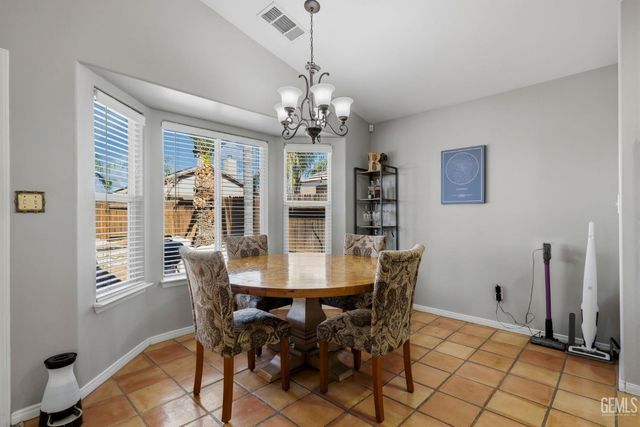 12614 Grand Teton Drive, Bakersfield, CA 93312