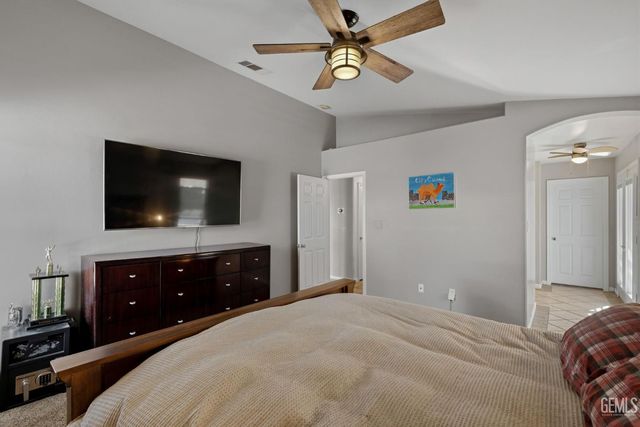 12614 Grand Teton Drive, Bakersfield, CA 93312