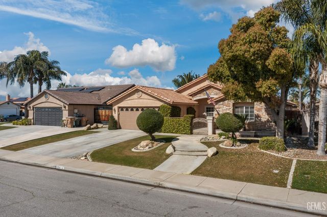 12614 Grand Teton Drive, Bakersfield, CA 93312