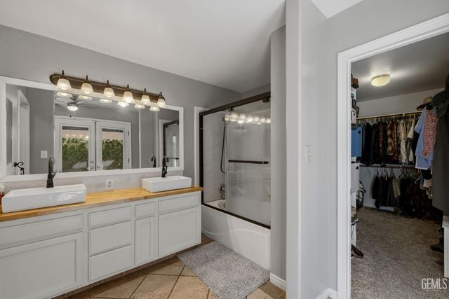 12614 Grand Teton Drive, Bakersfield, CA 93312