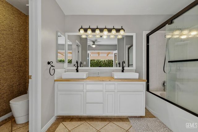 12614 Grand Teton Drive, Bakersfield, CA 93312