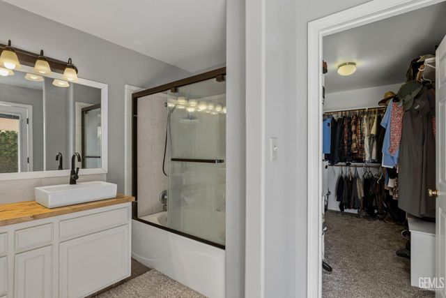 12614 Grand Teton Drive, Bakersfield, CA 93312