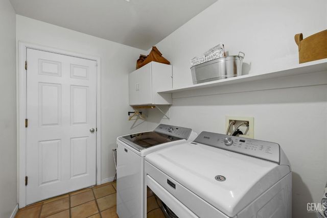 12614 Grand Teton Drive, Bakersfield, CA 93312