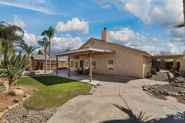 12614 Grand Teton Drive, Bakersfield, CA 93312