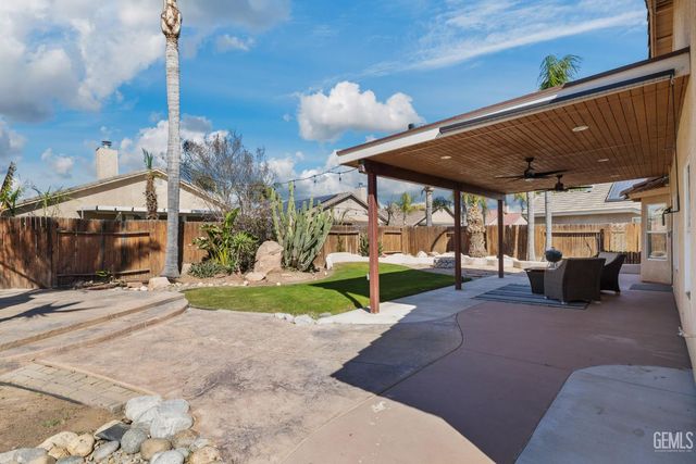 12614 Grand Teton Drive, Bakersfield, CA 93312