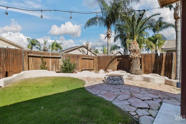 12614 Grand Teton Drive, Bakersfield, CA 93312