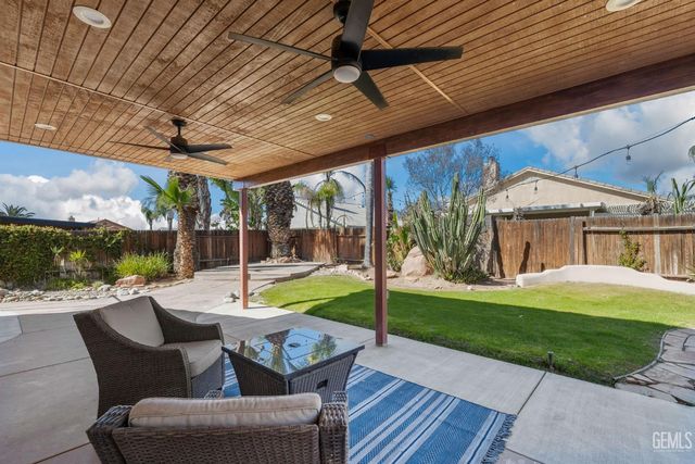 12614 Grand Teton Drive, Bakersfield, CA 93312