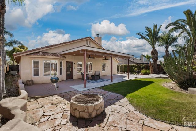 12614 Grand Teton Drive, Bakersfield, CA 93312