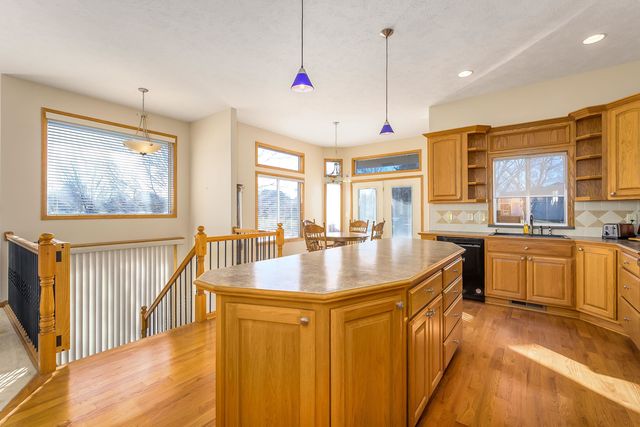 1005 Mccaskey Dr, Rose Hill, KS 67133