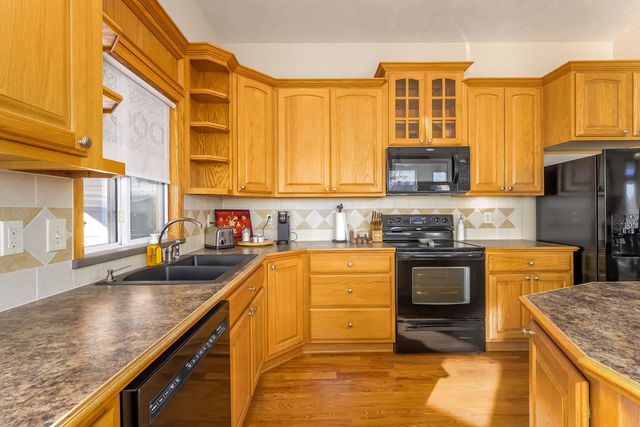 1005 Mccaskey Dr, Rose Hill, KS 67133