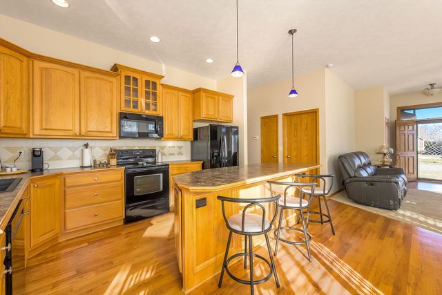 1005 Mccaskey Dr, Rose Hill, KS 67133