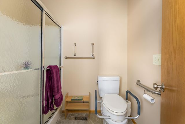 1005 Mccaskey Dr, Rose Hill, KS 67133