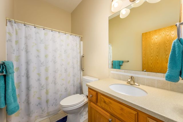 1005 Mccaskey Dr, Rose Hill, KS 67133