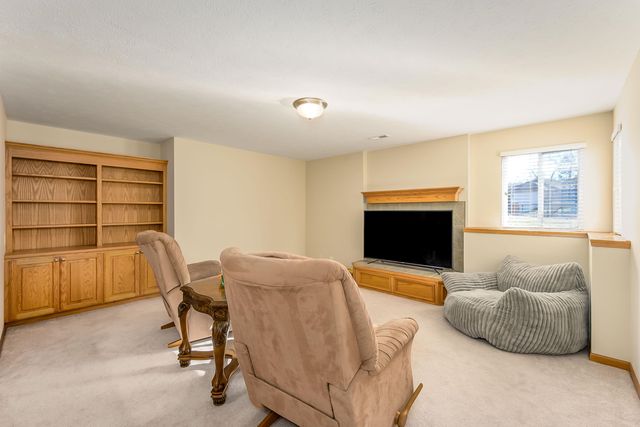 1005 Mccaskey Dr, Rose Hill, KS 67133