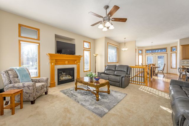 1005 Mccaskey Dr, Rose Hill, KS 67133