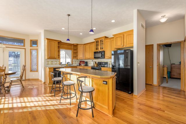 1005 Mccaskey Dr, Rose Hill, KS 67133