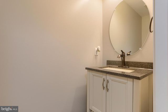 201 TIVERTON LN, Harrisburg, PA 17112