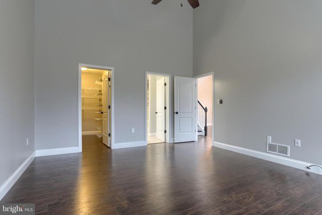 201 TIVERTON LN, Harrisburg, PA 17112