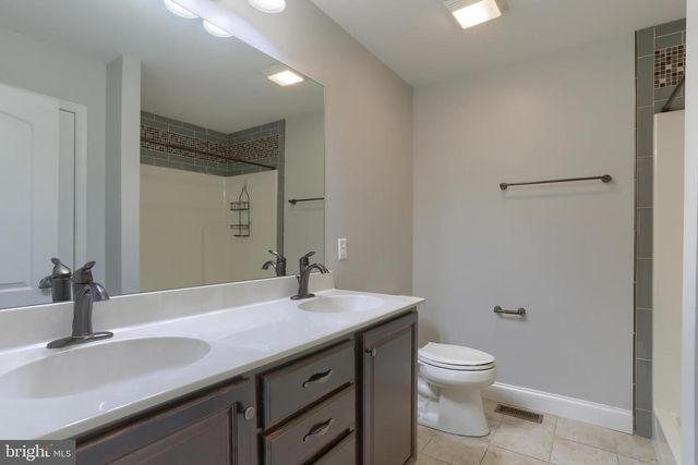 201 TIVERTON LN, Harrisburg, PA 17112