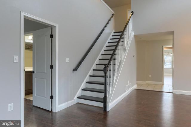 201 TIVERTON LN, Harrisburg, PA 17112