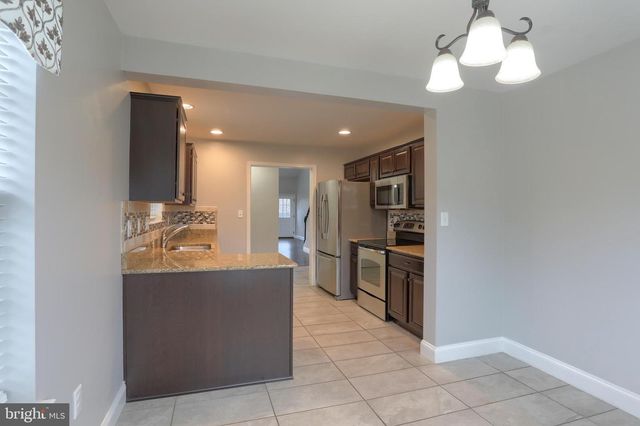 201 TIVERTON LN, Harrisburg, PA 17112