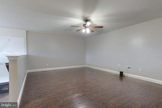 201 TIVERTON LN, Harrisburg, PA 17112