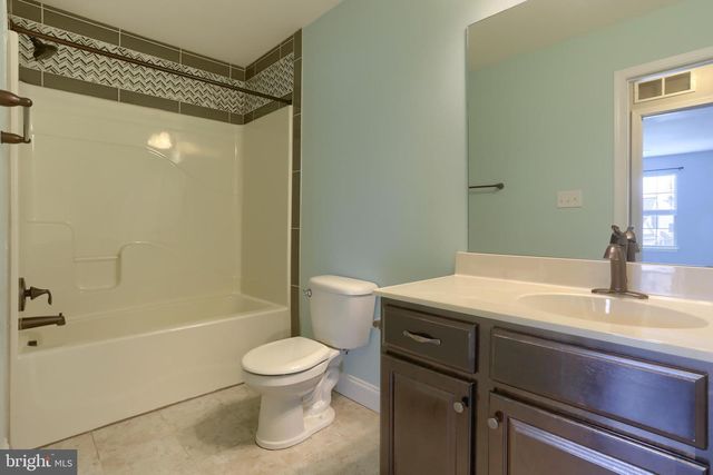 201 TIVERTON LN, Harrisburg, PA 17112