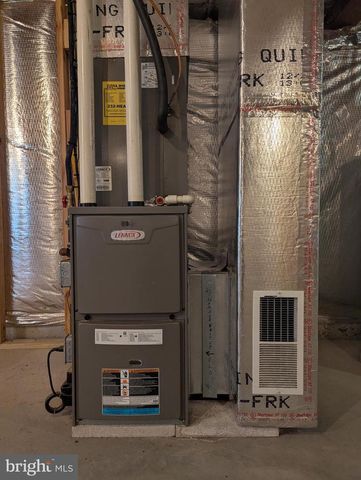 201 TIVERTON LN, Harrisburg, PA 17112