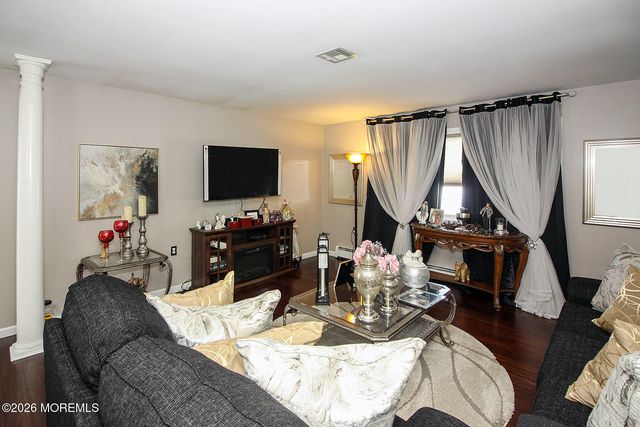 11 Exitir Street, Berkeley, NJ 08721