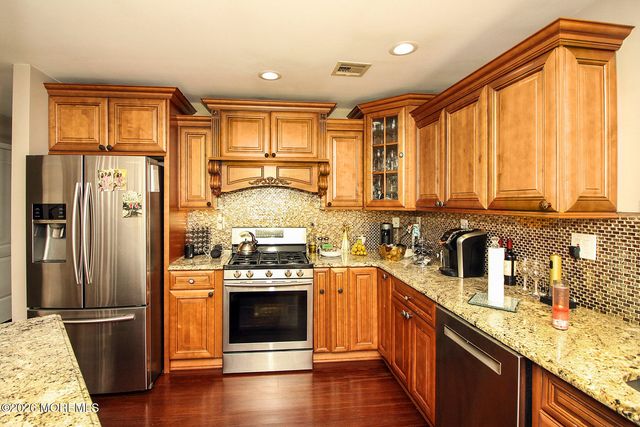 11 Exitir Street, Berkeley, NJ 08721