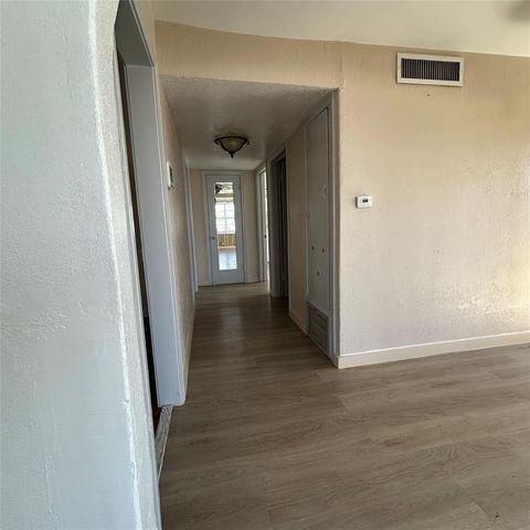 2918 46th Street 3, Dickinson, TX 77539