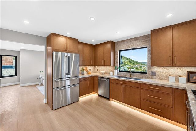 1550 Winding Way, Belmont, CA 94002