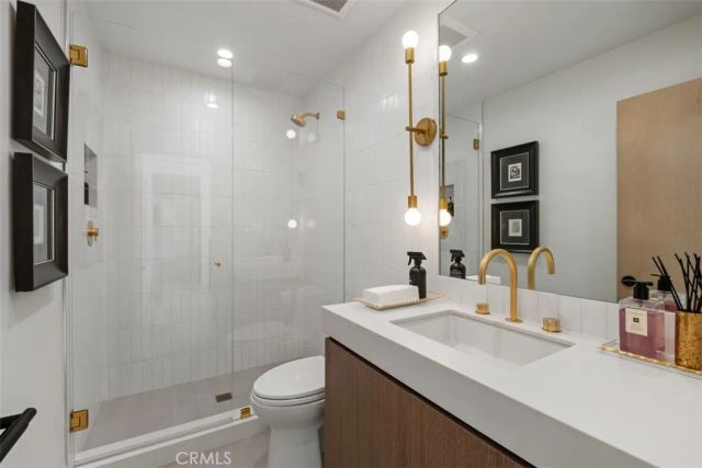 358 Vista Madera, Newport Beach, CA 92660