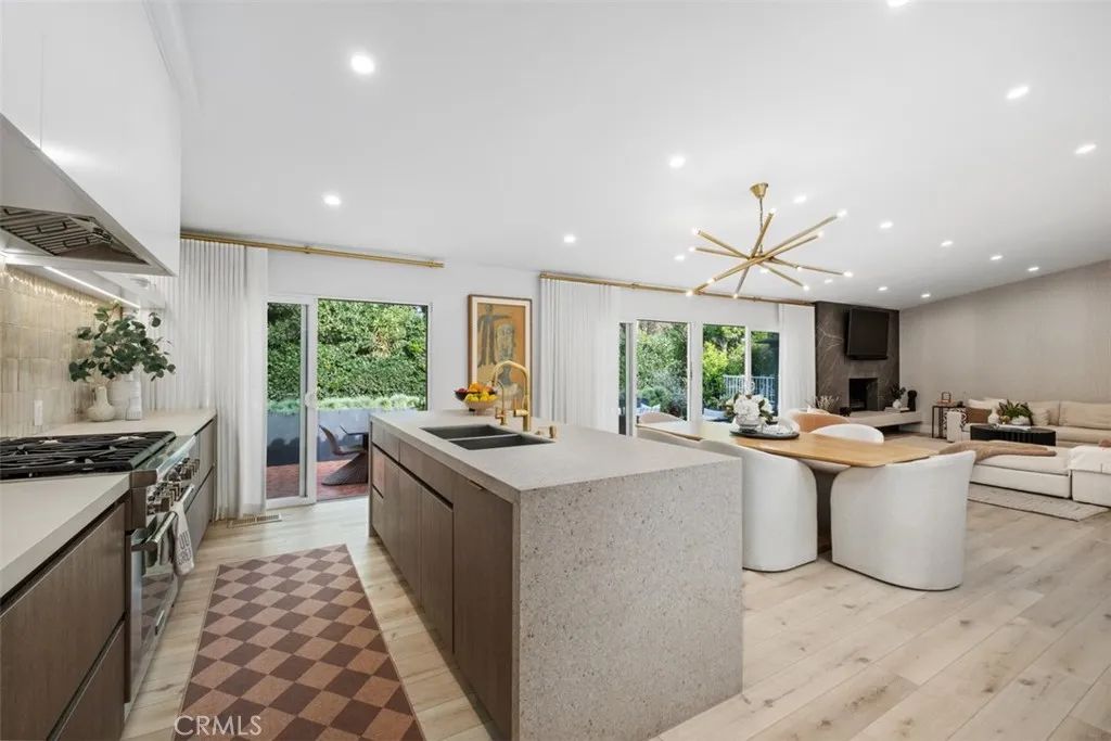 358 Vista Madera, Newport Beach, CA 92660