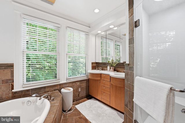 3512 30TH ST NW, Washington, DC 20008