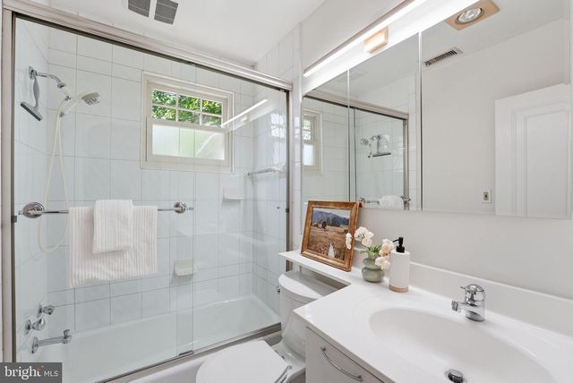 3512 30TH ST NW, Washington, DC 20008