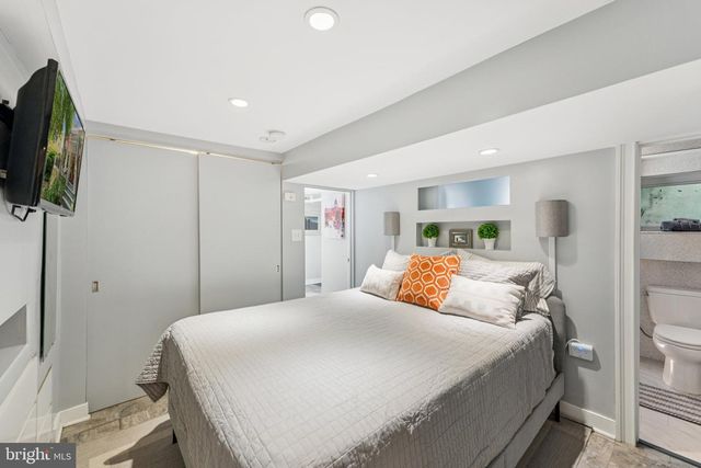 3512 30TH ST NW, Washington, DC 20008
