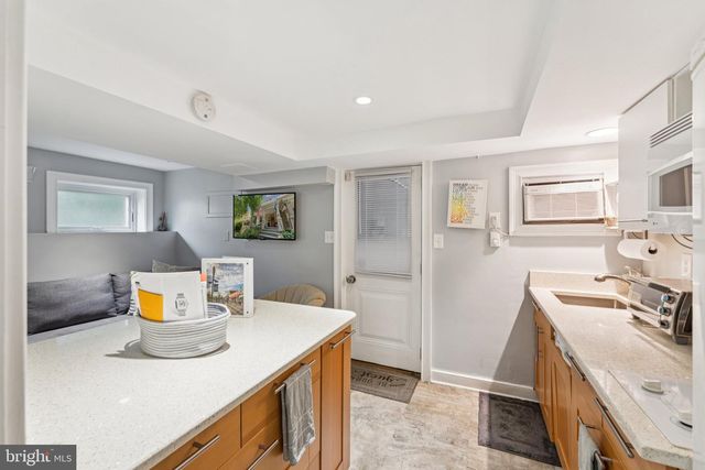 3512 30TH ST NW, Washington, DC 20008