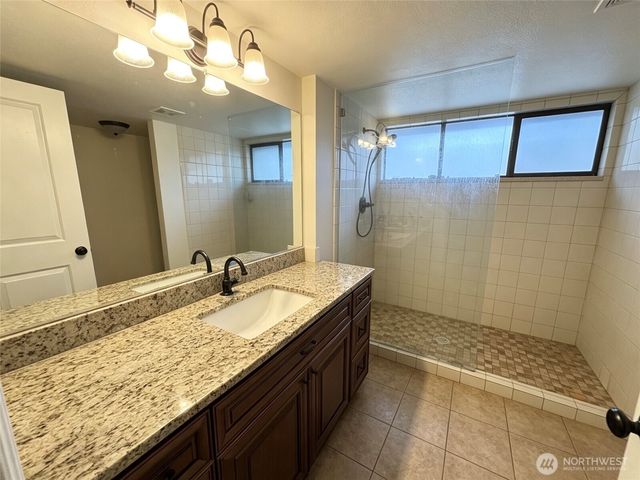 1836 NE 16th Street, Renton, WA 98056