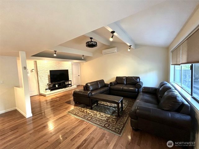 1836 NE 16th Street, Renton, WA 98056